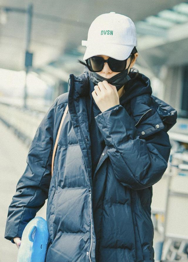 女明星私服大合集,各种类型轮番上阵,谁是你眼中行走的衣架呢(图4) 女明星私服大合集,各种类型轮番上阵,谁是你眼中行走的衣架呢(图4)